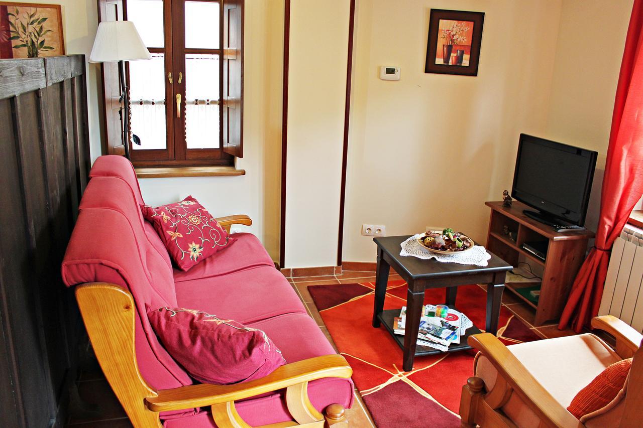 Apartamentos El Llago Boal Buitenkant foto