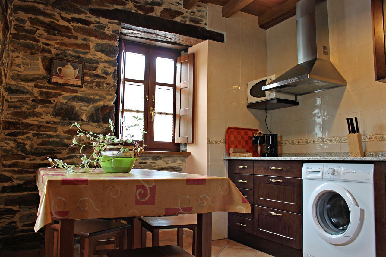 Apartamentos El Llago Boal Buitenkant foto